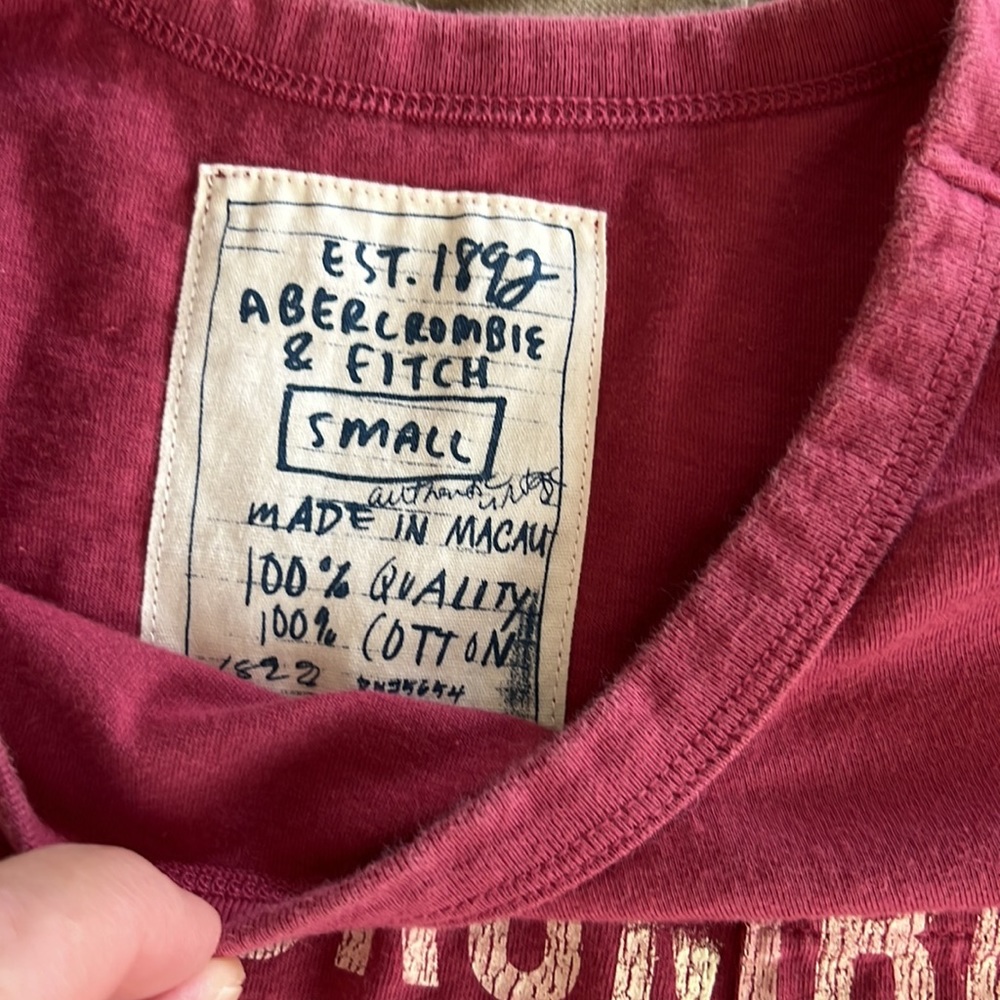 Abercrombie and Fitch tee - Picture 2 of 6